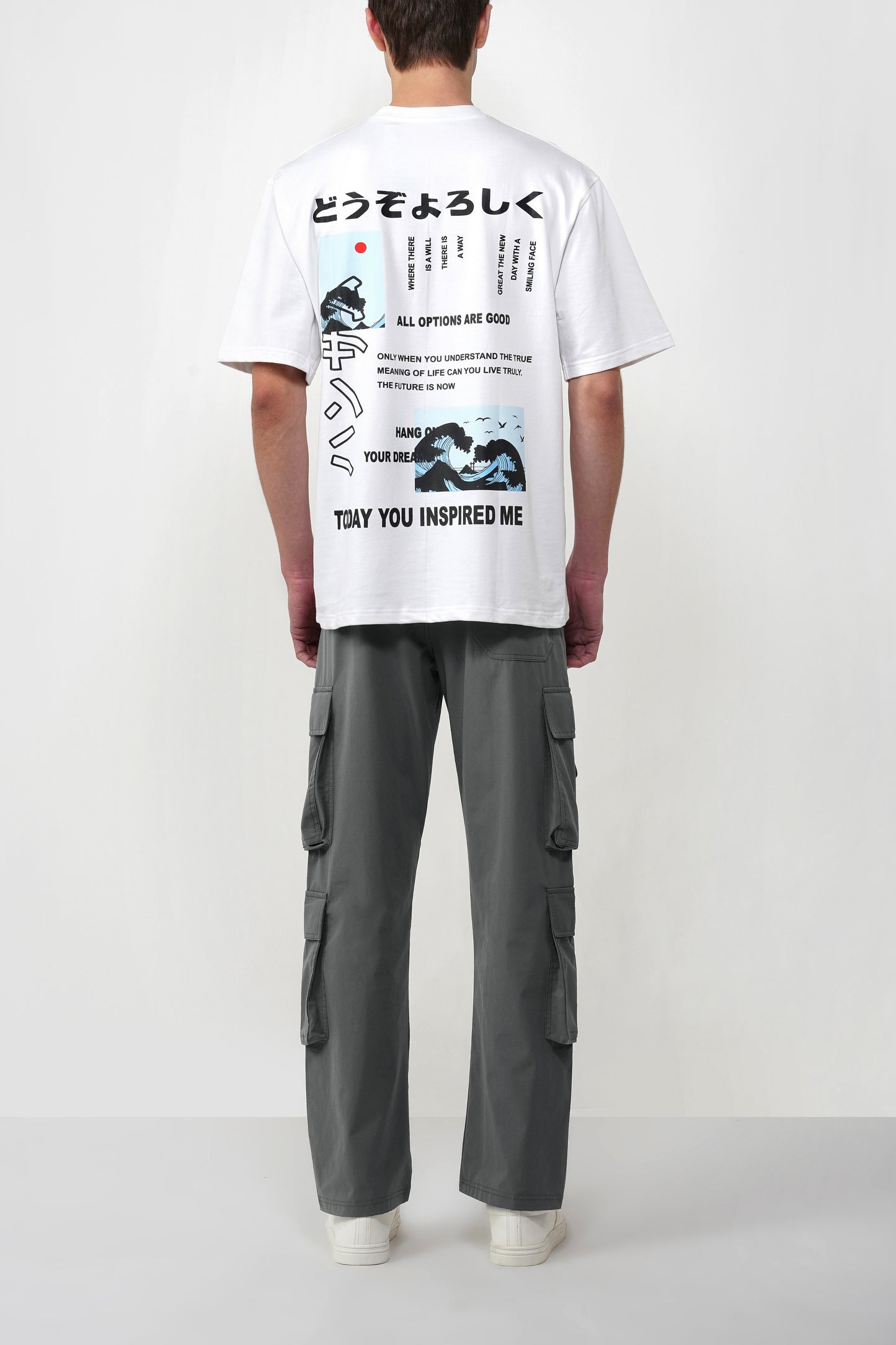 OVERSIZED GRAPHIC T-SHIRT