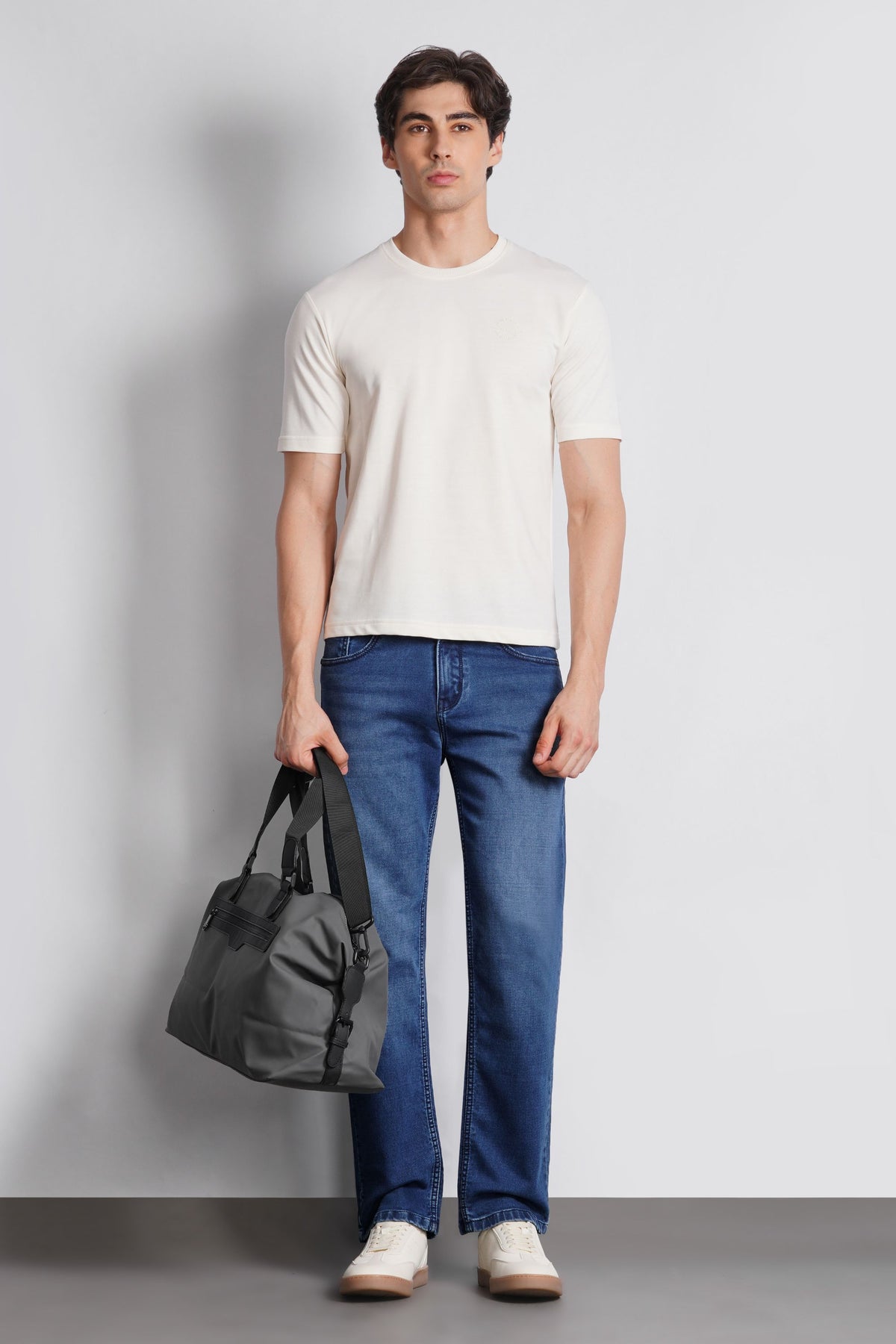 STRAIGHT FIT JEANS