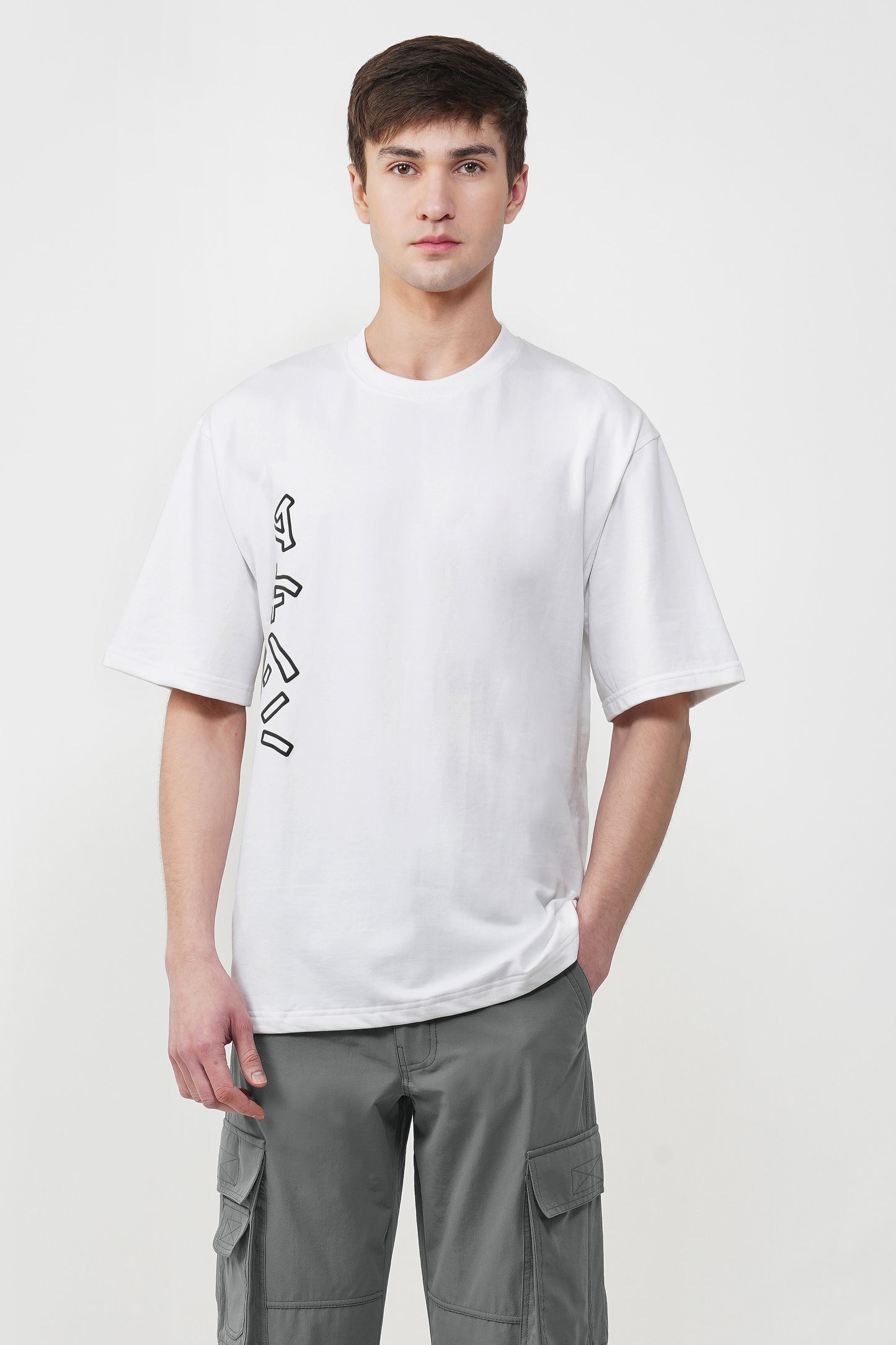 OVERSIZED GRAPHIC T-SHIRT