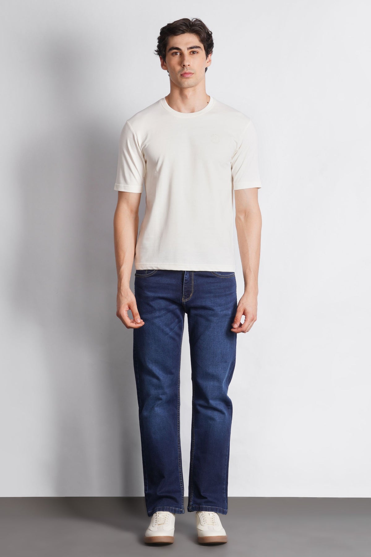 STRAIGHT FIT JEANS