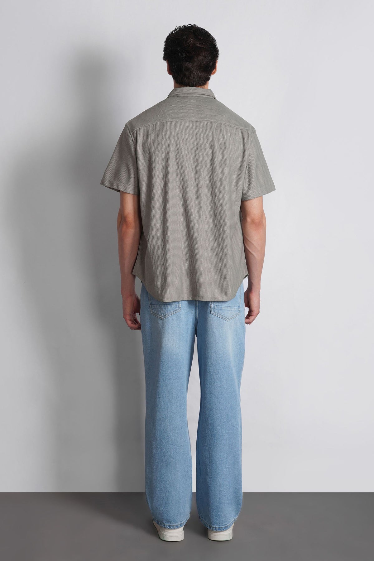 TEXTURED SHORT SLEEVE SHIRT
