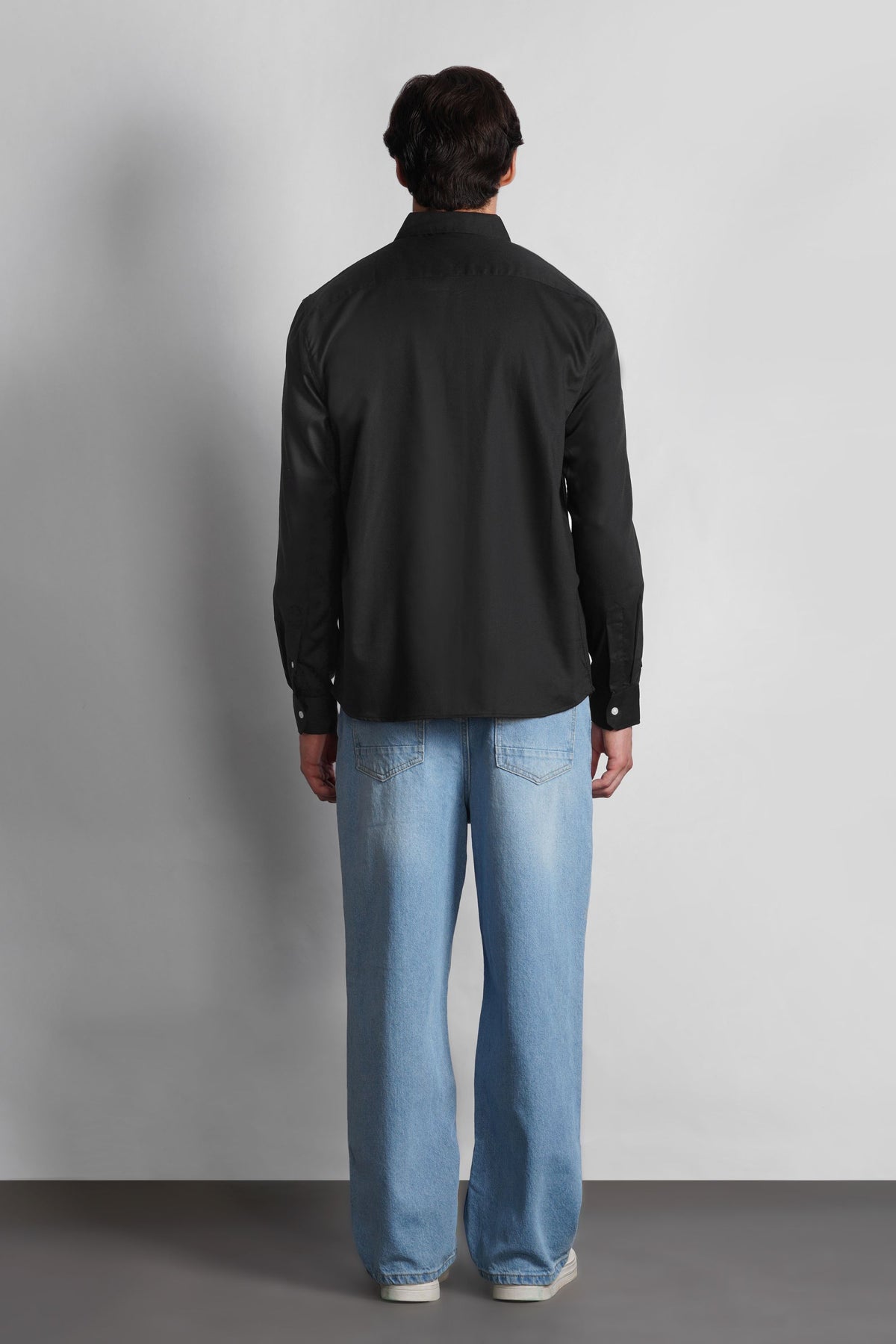 BUTTON DOWN MICRO TEXTURED SHIRT