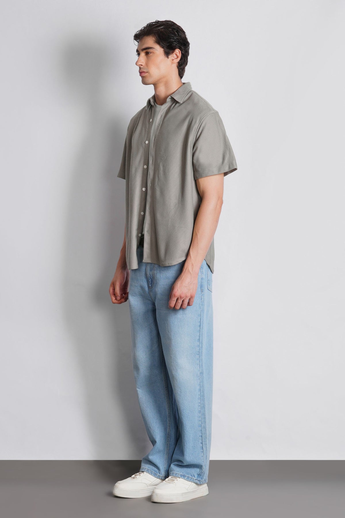 TEXTURED SHORT SLEEVE SHIRT