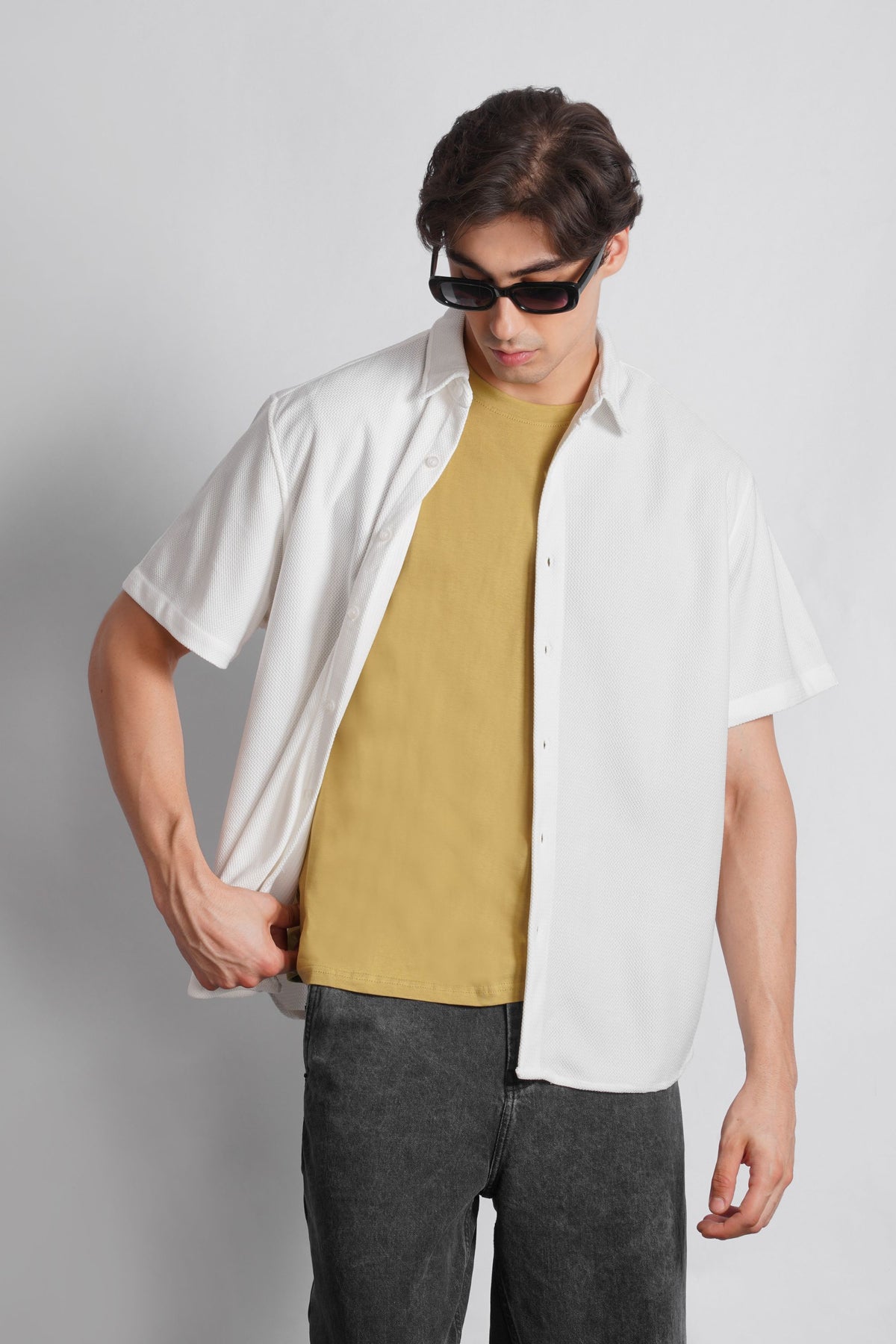 TEXTURED SHORT SLEEVE SHIRT
