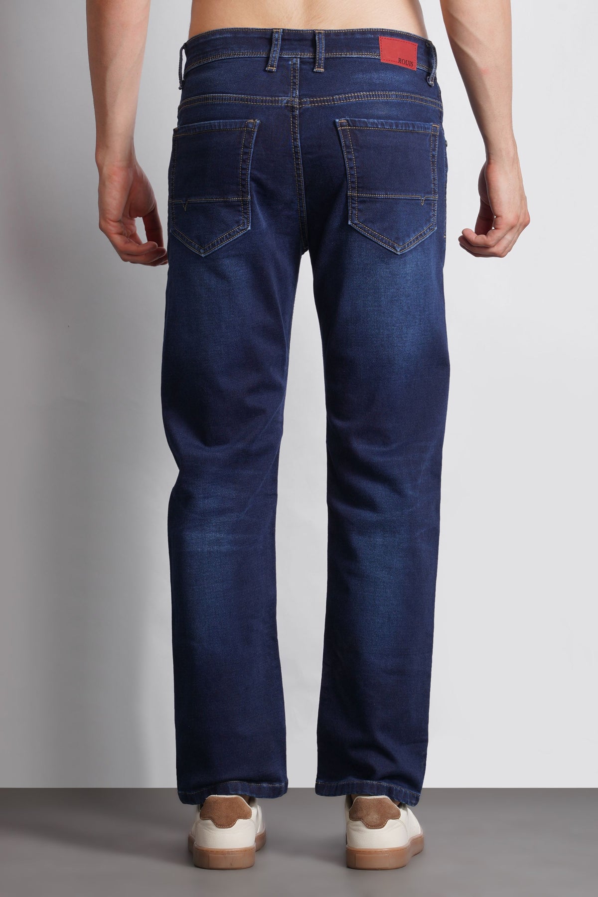 STRAIGHT FIT JEANS