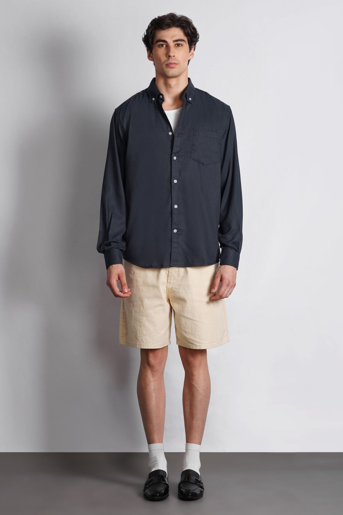 BUTTON DOWN MICRO TEXTURED SHIRT