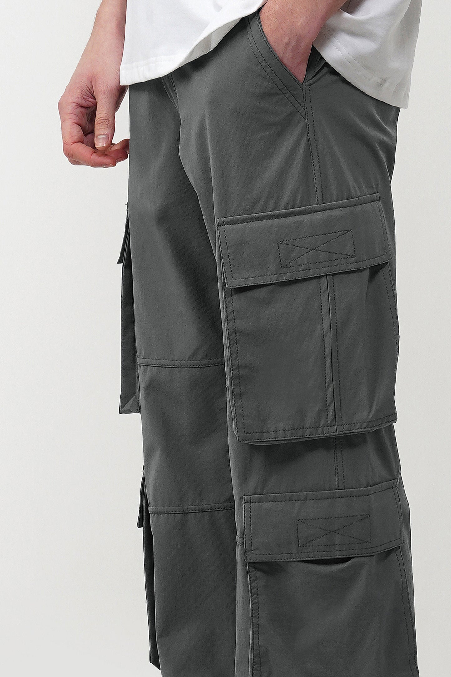 RELAXED FIT CARGO TROUSER