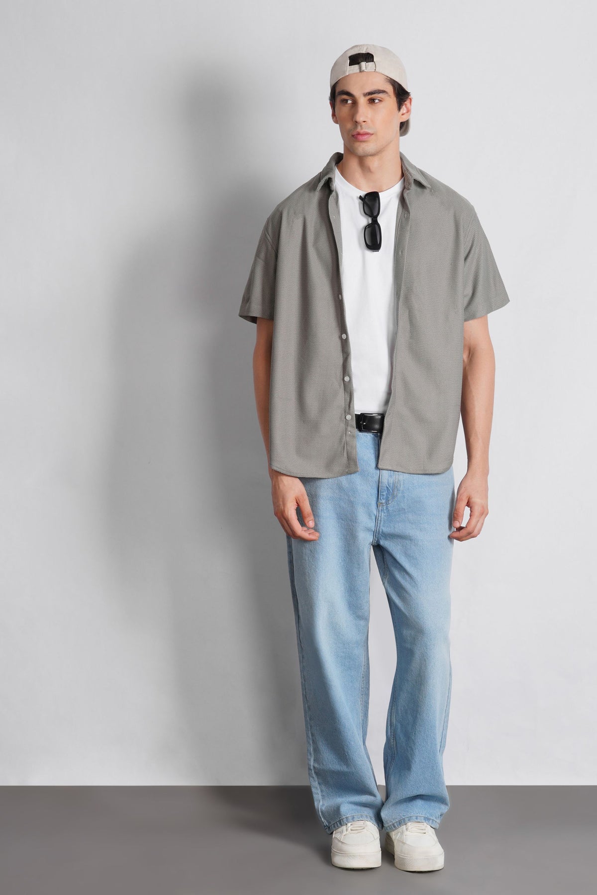 TEXTURED SHORT SLEEVE SHIRT