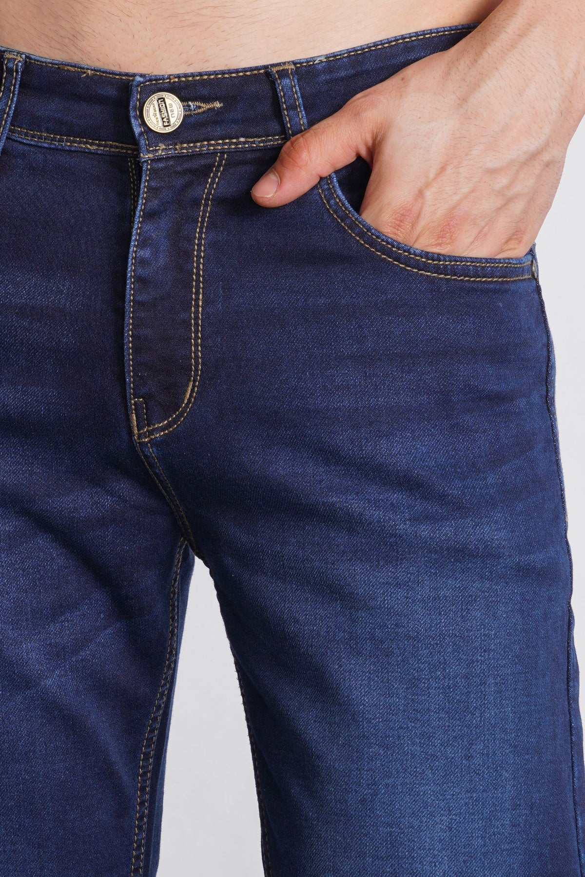 STRAIGHT FIT JEANS