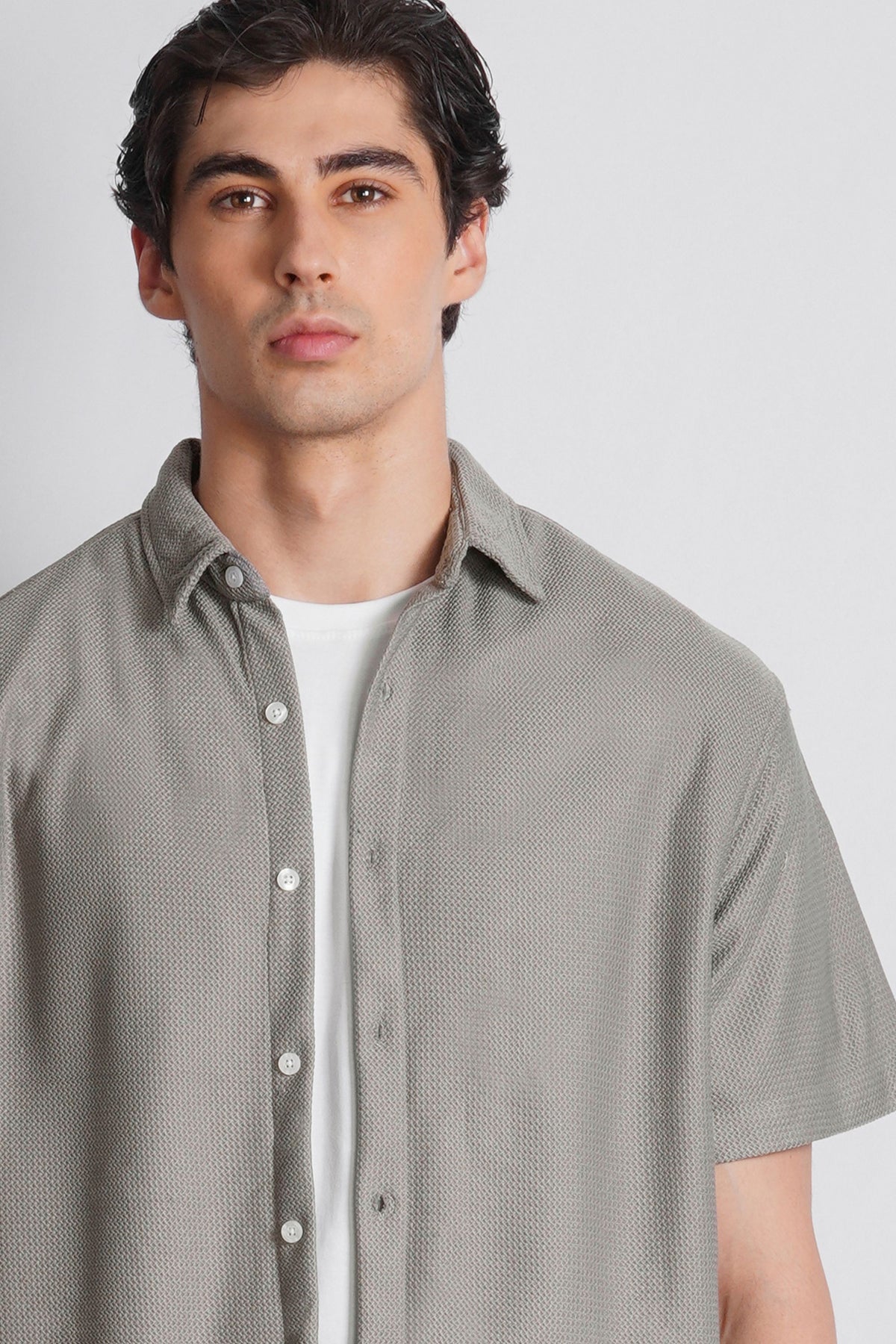 TEXTURED SHORT SLEEVE SHIRT