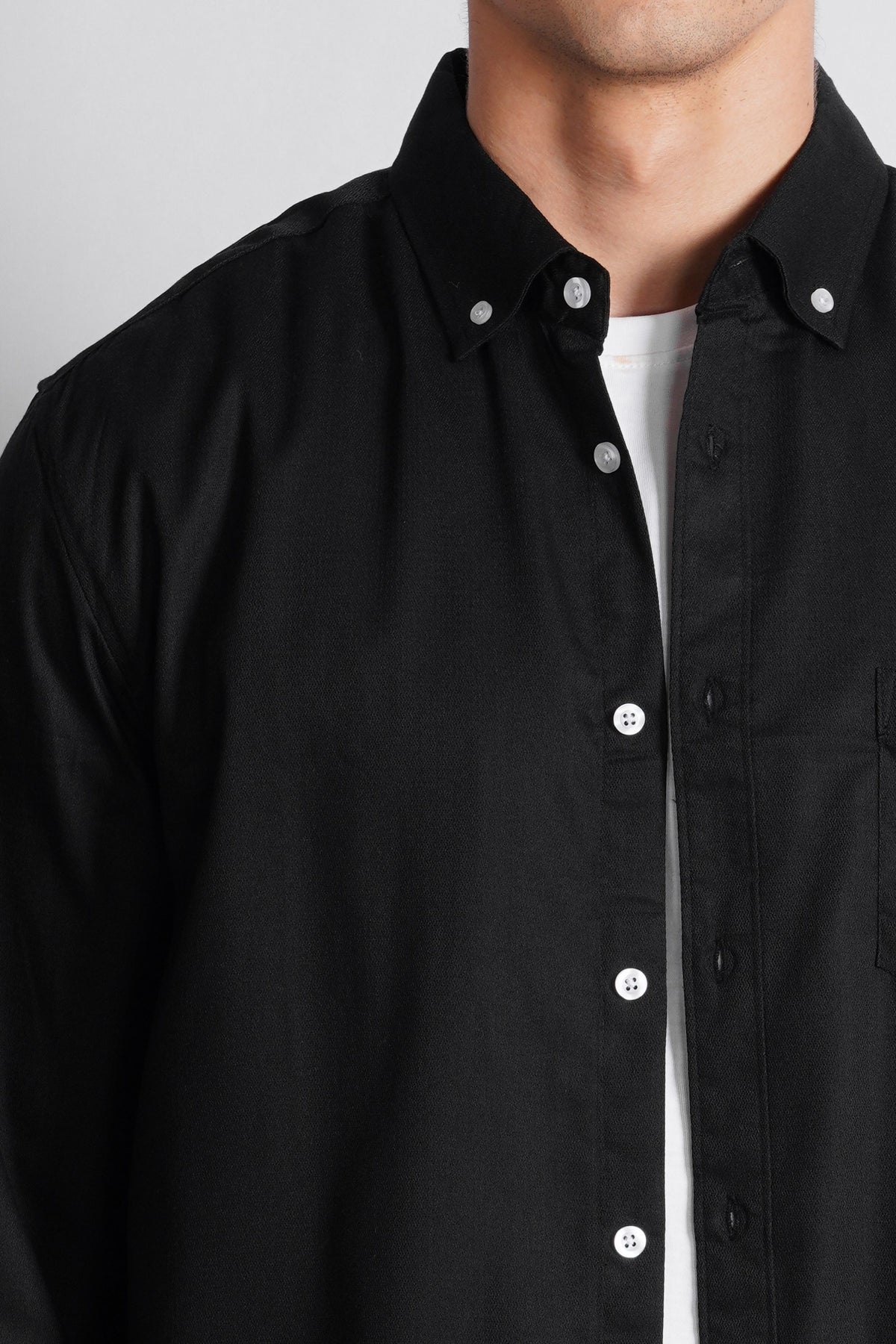 BUTTON DOWN MICRO TEXTURED SHIRT